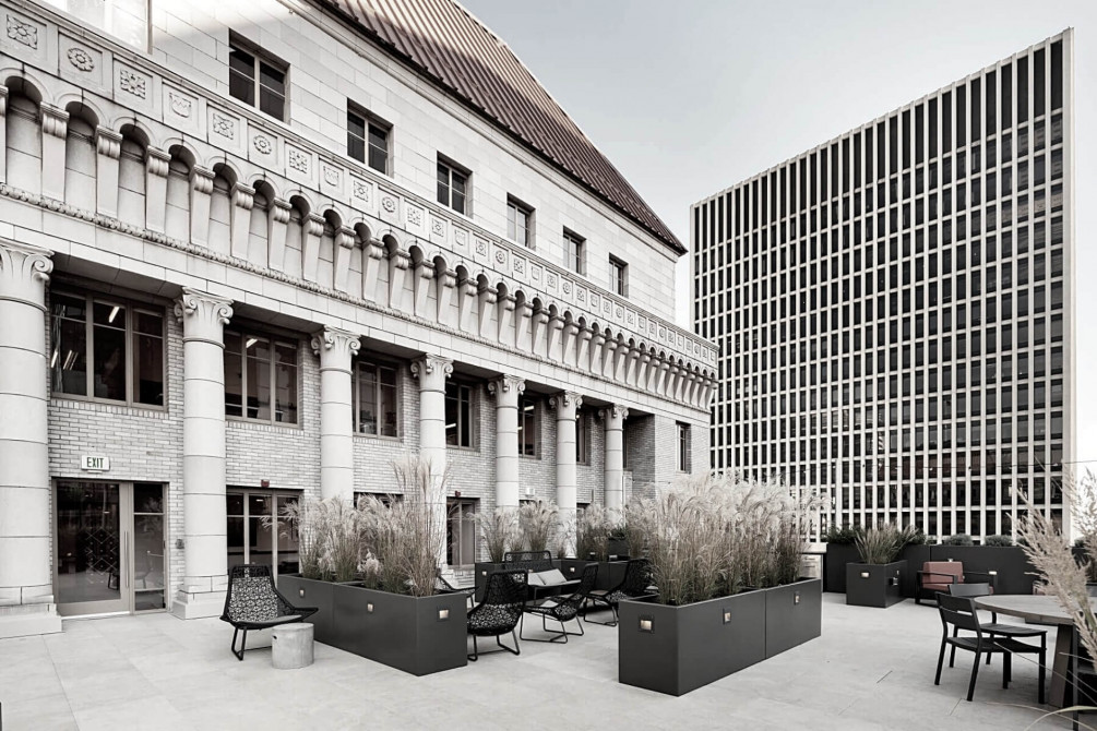 Banner - rooftop patio